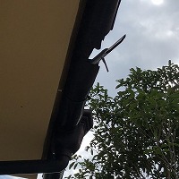 破損した雨樋