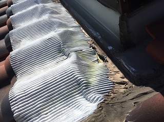 防水材が丸見えになっている写真