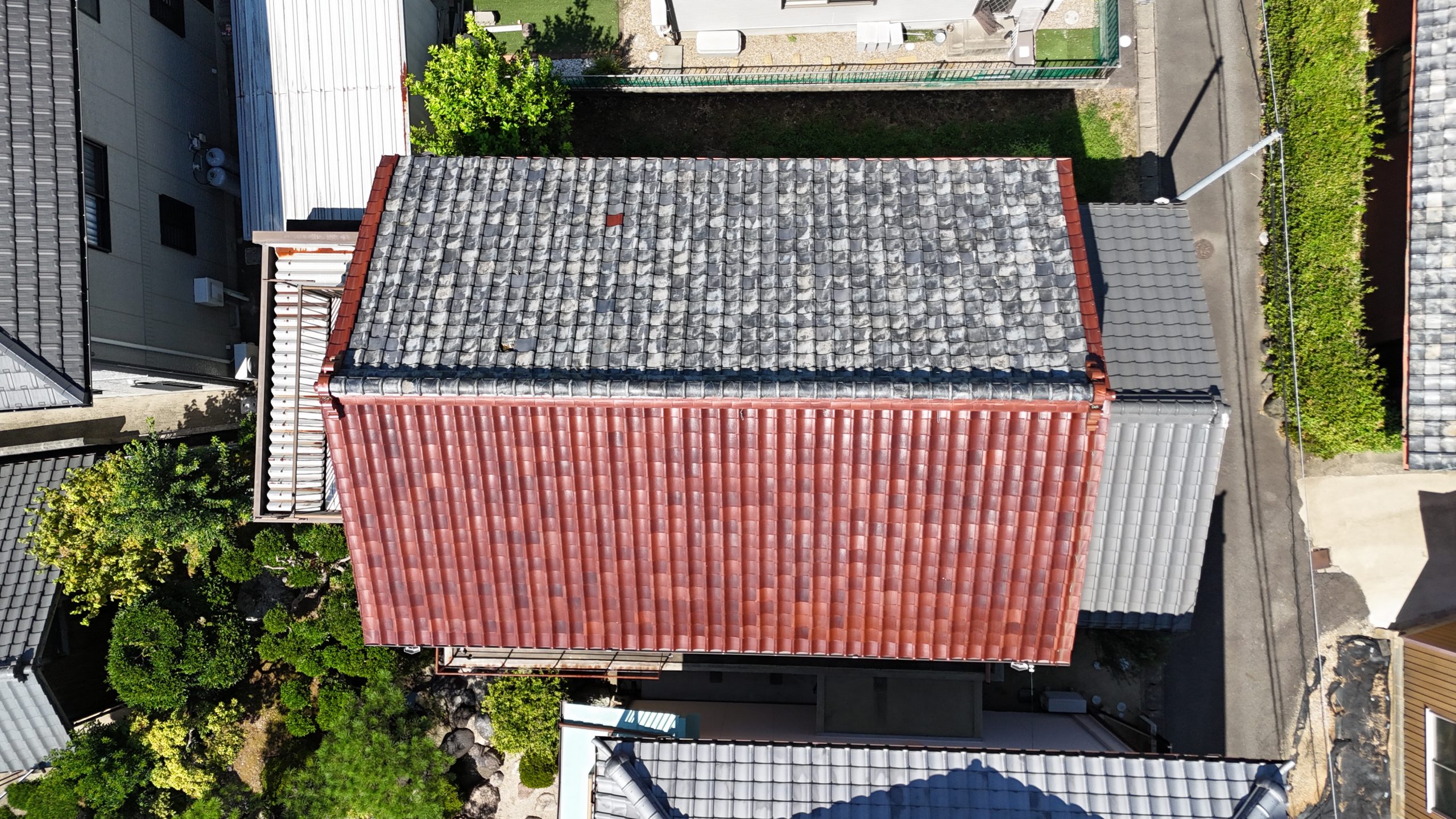 小牧市瓦屋根ドローン調査