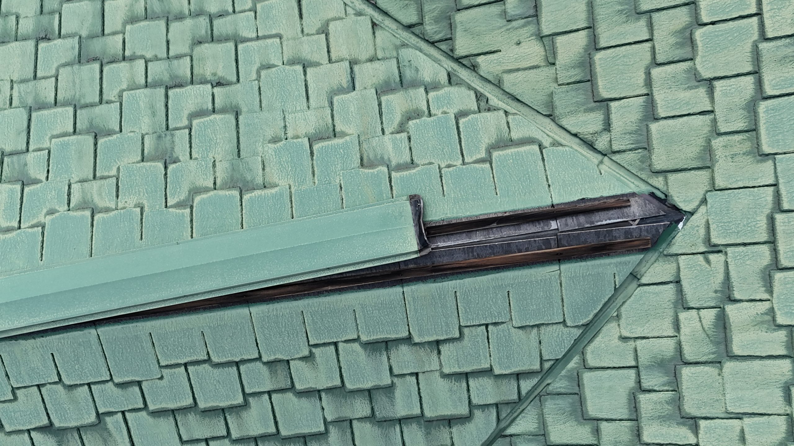 春日井市棟板金飛散