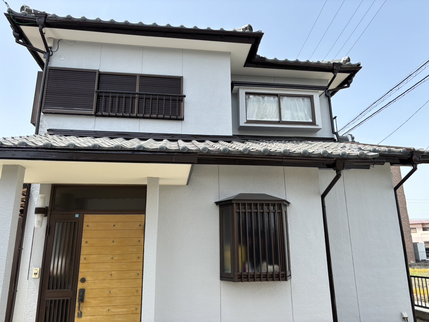 瀬戸市の皆さまへ瓦屋根から雨漏りで棟瓦取り直しと外壁塗装工事を施工したお客様