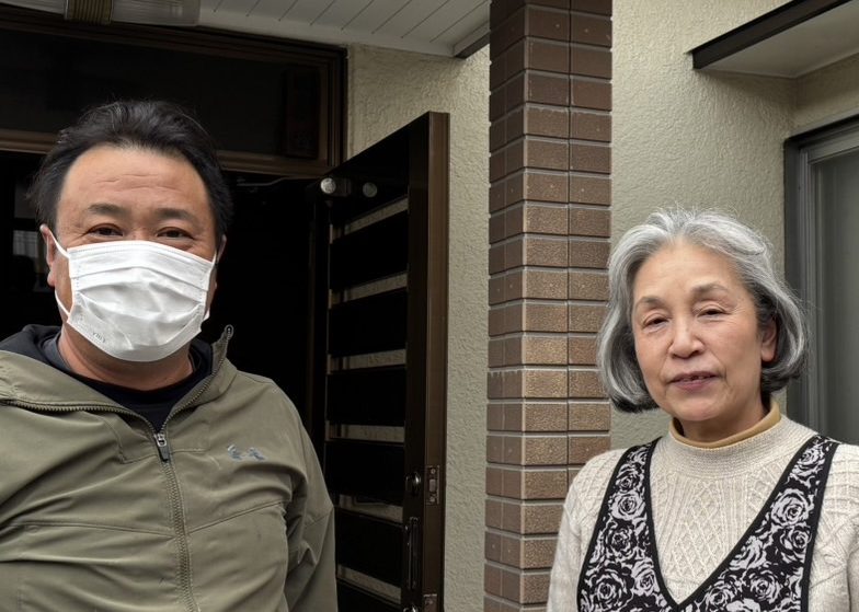 春日井市の皆さまへ瓦屋根から落雪してテラス屋根破損しポリカ交換したお客様
