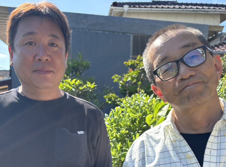 春日井市の皆さまへトイレから雨漏りして棟瓦取直しと谷樋上張り工事と外壁塗替えでリフォーム！