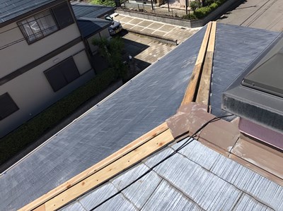 棟板金（むねばんきん）