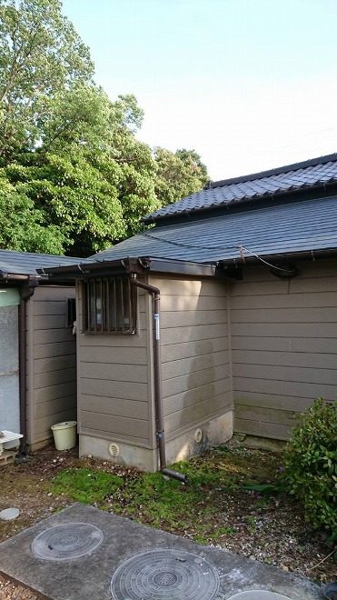 増築小屋の屋根（ビフォー）