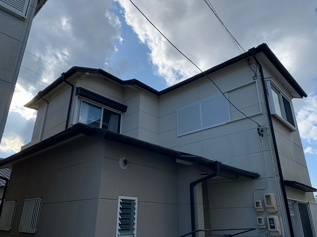 【春日井市】スレート屋根の劣化を確認!カバー工法で安心の屋根リフォーム