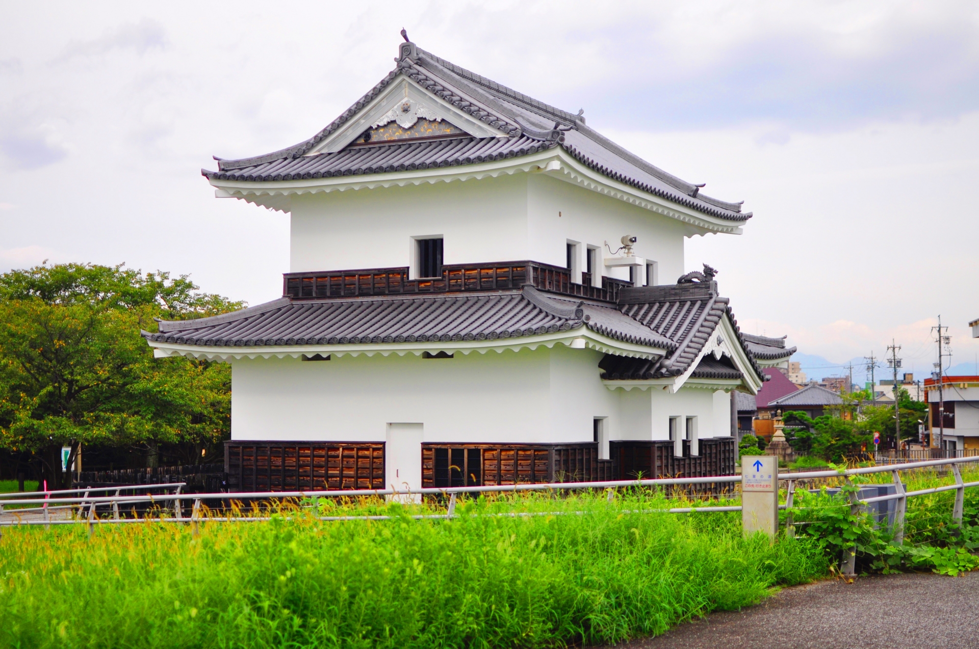瀬戸市で瓦修理・雨漏り補修をお考えの方へ 瓦屋根の種類と正しいメンテナンス方法を解説